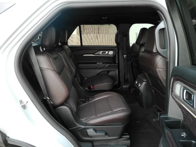 Used 2025 Ford Explorer Platinum w/ LUX Leather Package AWD/4WD image 26