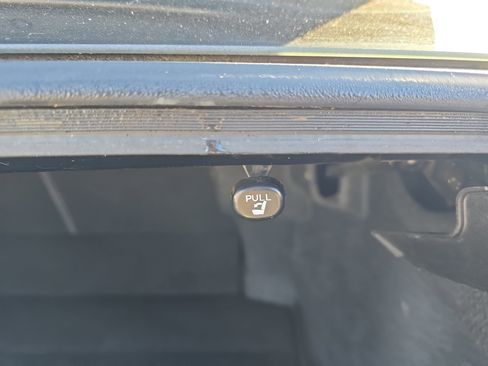 Used 2018 Toyota Camry SE image 15