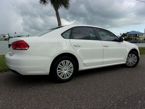Used 2014 Volkswagen Passat 1.8T S FWD image 8