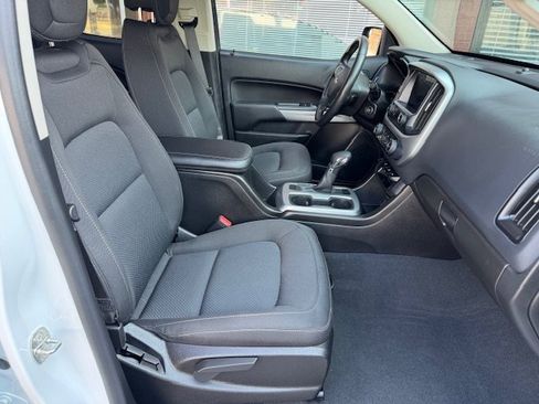 Used 2022 Chevrolet Colorado LT AWD/4WD image 18
