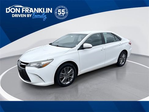Used 2016 Toyota Camry SE image 1