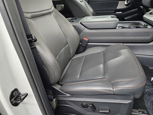 Used 2025 Ford Expedition Active AWD/4WD image 22