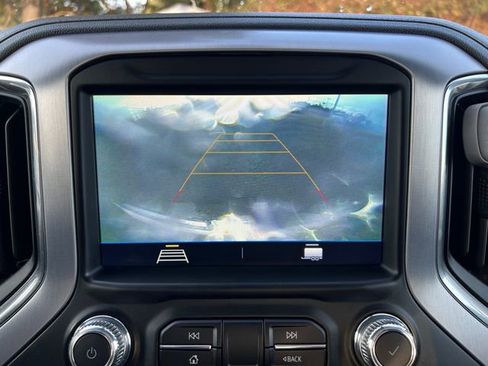 Used 2022 GMC Sierra 1500 SLE image 24