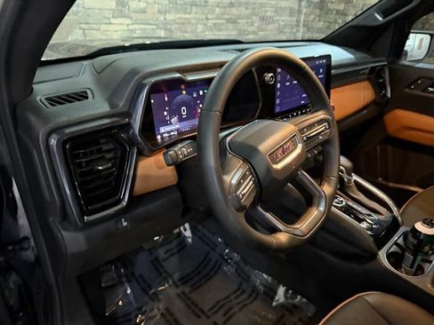 Used 2023 GMC Canyon AT4 w/ Technology Package AWD/4WD image 11