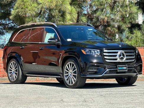 New 2026 Mercedes-Benz GLS 580 4MATIC image 2