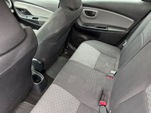 Used 2015 Toyota Yaris L image 12