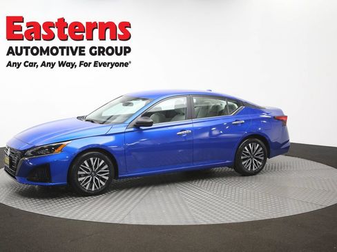 Used 2025 Nissan Altima 2.5 SV FWD image 56