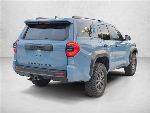Certified 2025 Toyota 4Runner SR5 AWD/4WD image 5