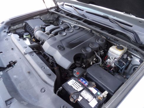 Used 2013 Toyota 4Runner SR5 image 27