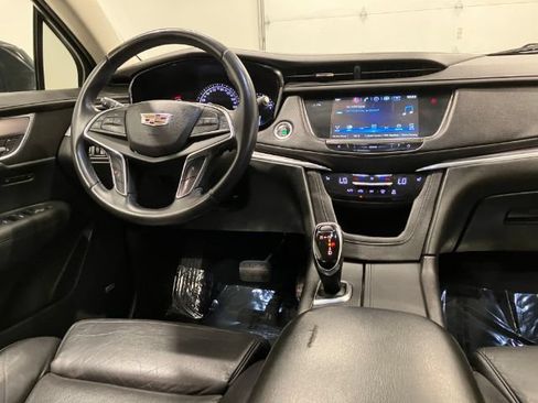Used 2017 Cadillac XT5 Luxury FWD image 39