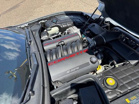 Used 2001 Chevrolet Corvette Coupe w/ Preferred Equipment Group2 RWD image 32