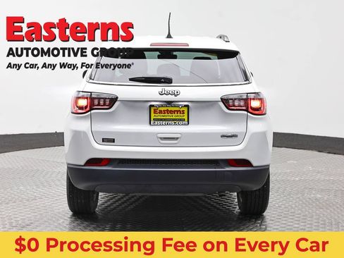 Used 2022 Jeep Compass Latitude w/ Convenience Group FWD image 6