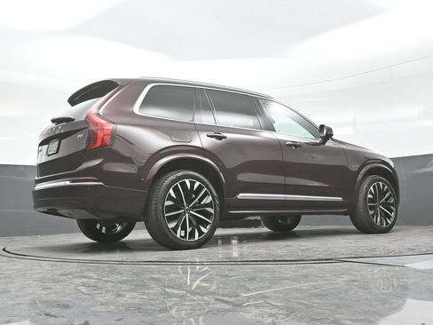 Used 2025 Volvo XC90 B5 Ultra AWD/4WD image 29