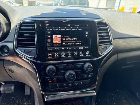 Used 2022 Jeep Grand Cherokee Laredo X AWD/4WD image 4