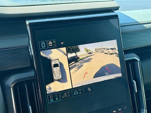 Used 2026 GMC Acadia AT4 w/ Super Cruise Package image 17