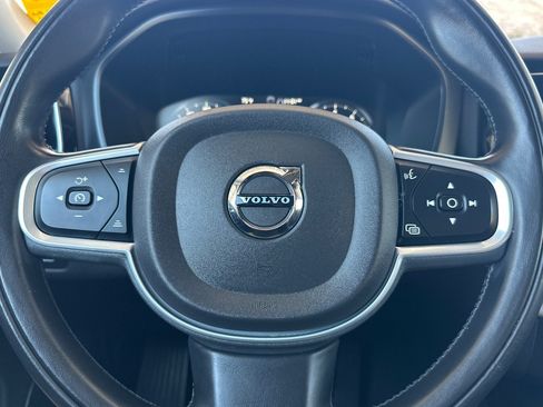 Used 2020 Volvo XC60 T5 Momentum w/ Protection Package Premier FWD image 27