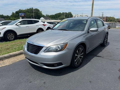 Used 2014 Chrysler 200 Touring w/ 200 S Group FWD image 3