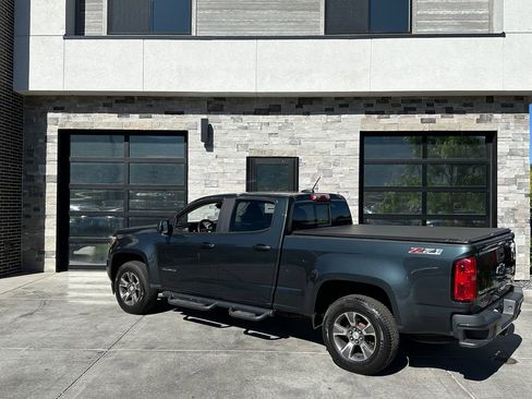 Used 2017 Chevrolet Colorado Z71 AWD/4WD image 5