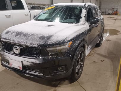 Used 2022 Volvo XC40 T5 R-Design