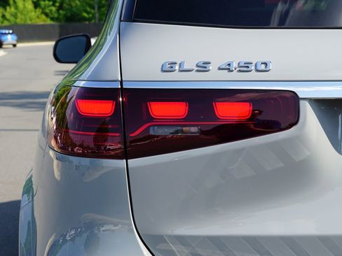 New 2026 Mercedes-Benz GLS 450 4MATIC image 14