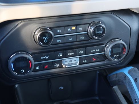 Used 2024 Ford Bronco Wildtrak image 26