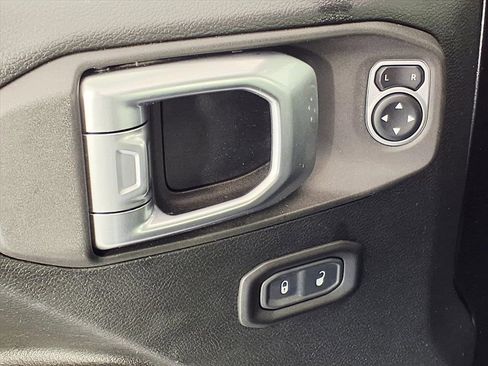 Used 2020 Jeep Wrangler Unlimited Sport image 16