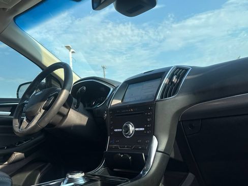 Used 2019 Ford Edge Titanium w/ Equipment Group 301A FWD image 28