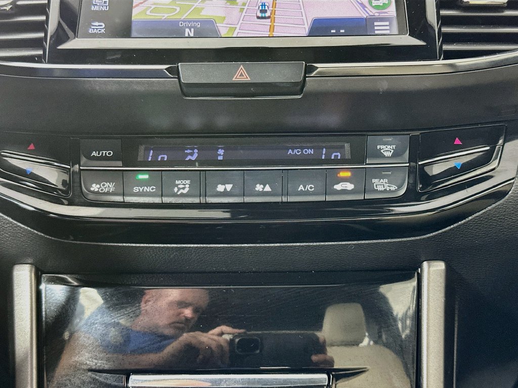 Used 2016 Honda Accord Touring image 19