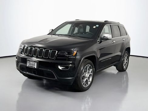 Used 2022 Jeep Grand Cherokee Limited w/ Trailer Tow Group IV AWD/4WD image 3