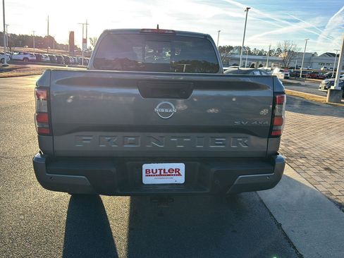 Used 2024 Nissan Frontier SV w/ SV Convenience Package image 4