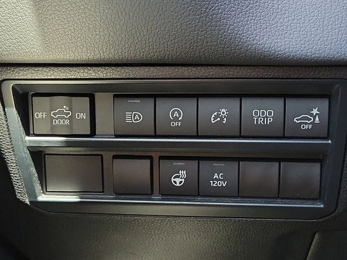 Used 2024 Toyota Tundra Limited AWD/4WD image 16