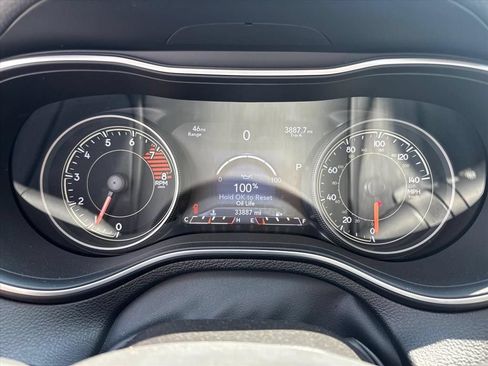 Used 2022 Jeep Cherokee Limited AWD/4WD image 8