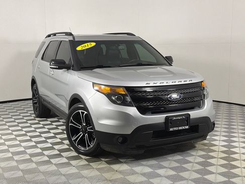 Used 2015 Ford Explorer Sport w/ Equipment Group 401A AWD/4WD image 2