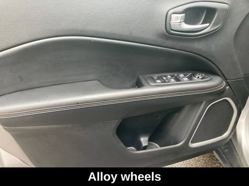 Used 2019 Jeep Compass Latitude AWD/4WD image 13