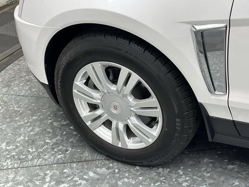 Used 2013 Cadillac SRX Luxury w/ Driver Awareness Package AWD/4WD image 37