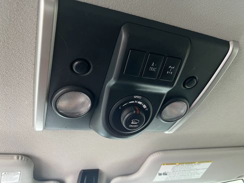 Used 2013 Toyota FJ Cruiser 4WD image 17