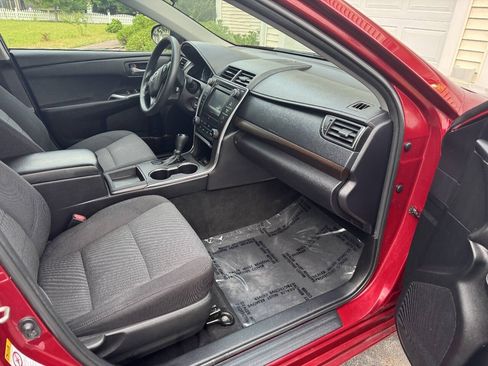 Used 2016 Toyota Camry LE FWD image 15