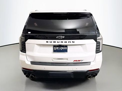 Used 2025 Chevrolet Suburban RST w/ RST Capability Package AWD/4WD image 6