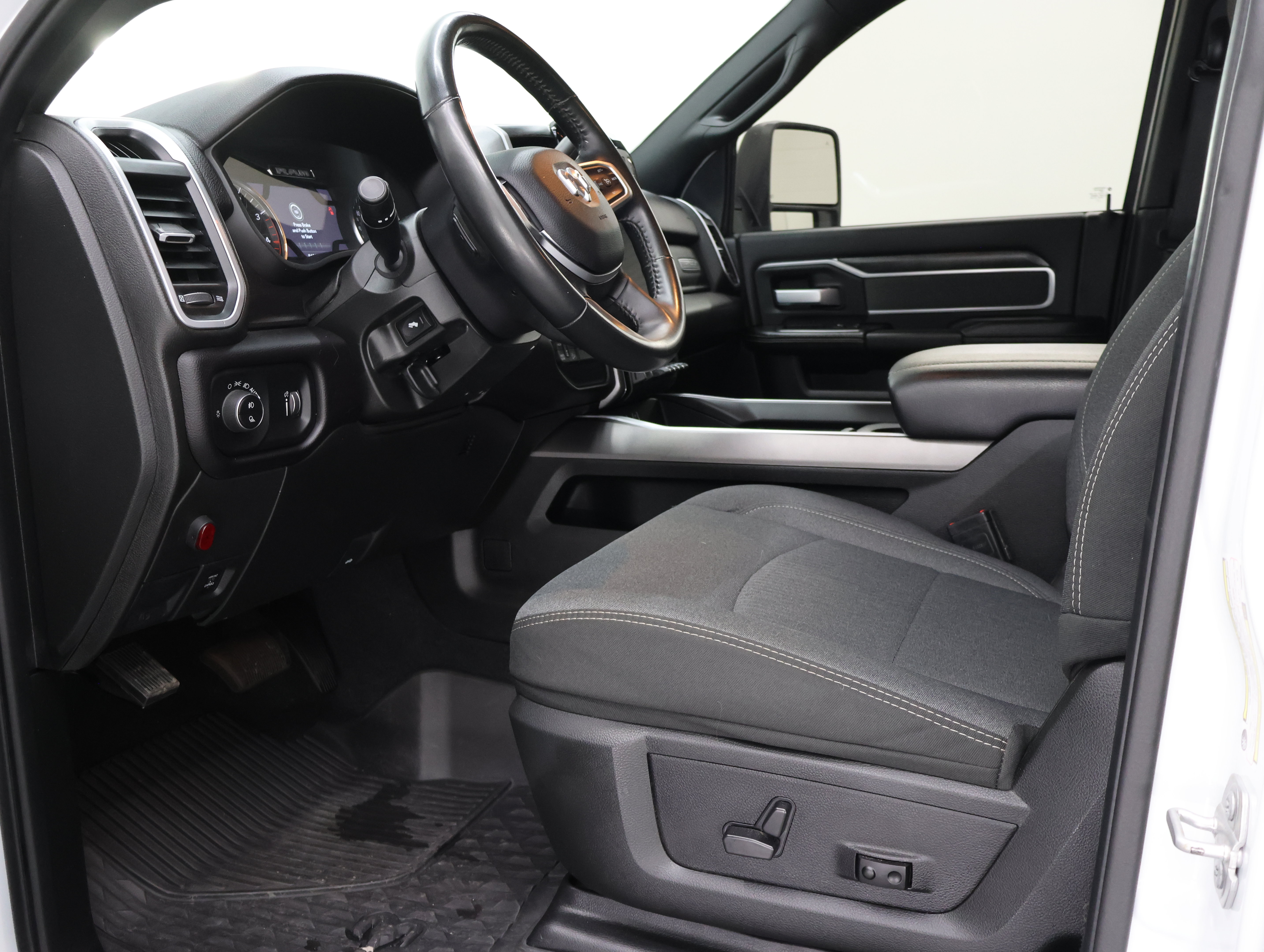 Used 2023 RAM 2500 Big Horn w/ Level 2 Equipment Group AWD/4WD image 8