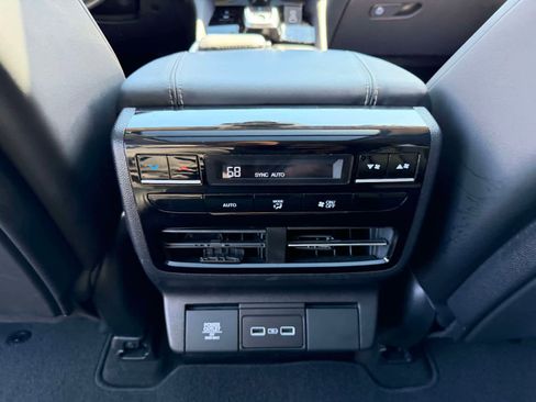 Used 2023 Acura MDX SH-AWD w/ Technology Package image 17