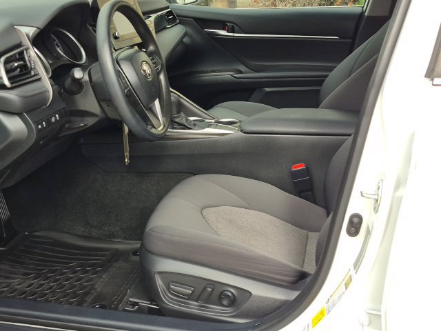 Used 2022 Toyota Camry LE FWD image 15