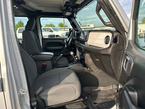 Used 2024 Jeep Gladiator Sport AWD/4WD image 19