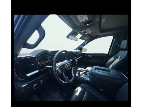 Used 2022 GMC Sierra 1500 Elevation w/ Elevation Premium Package AWD/4WD image 17