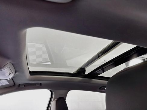 Used 2019 Chevrolet Equinox Premier AWD/4WD image 36