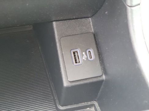 Certified 2024 Ford Edge SEL image 29