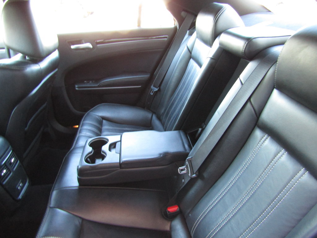 Used 2019 Chrysler 300 S AWD/4WD image 29