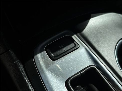 Used 2019 Chevrolet Equinox LT image 27