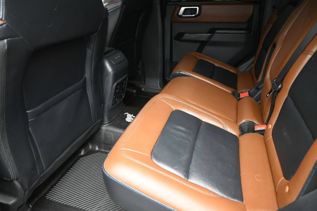 Used 2024 Ford Bronco Outer Banks AWD/4WD image 12