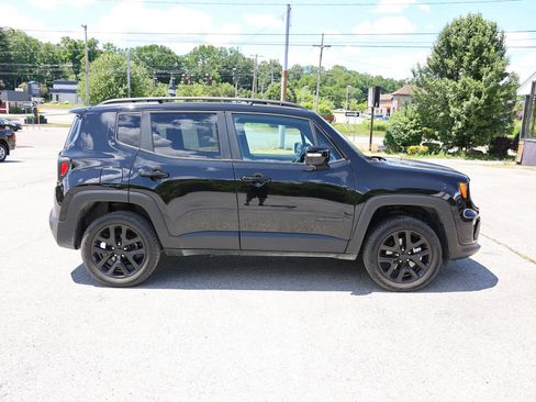 Used 2022 Jeep Renegade Altitude w/ Convenience Group AWD/4WD image 8