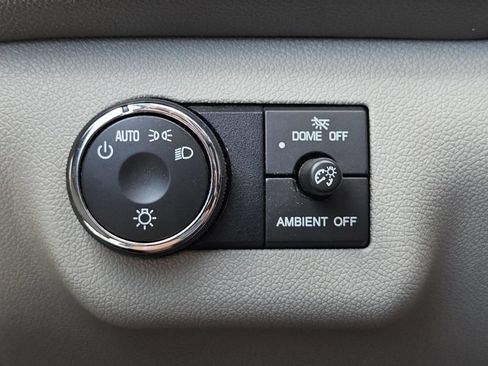 Used 2013 GMC Acadia SLE FWD image 16